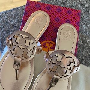 New in box Tory Burch Millers Rose Gold 8